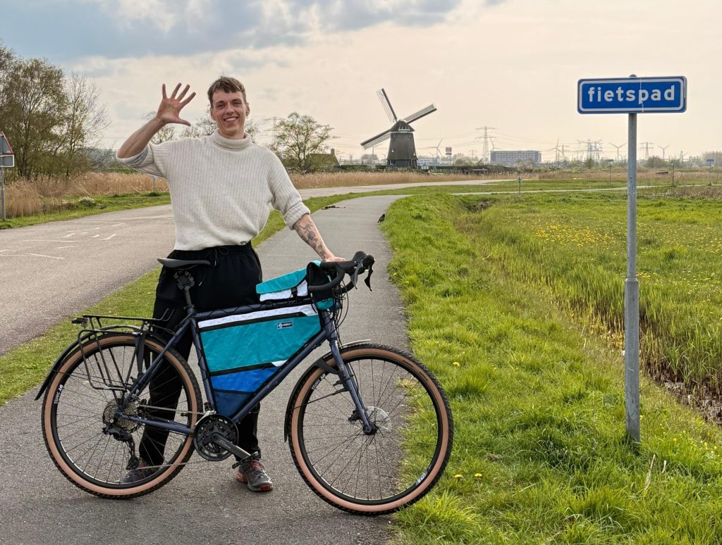 whatsapp image 2026 04 12 at 22.07.48